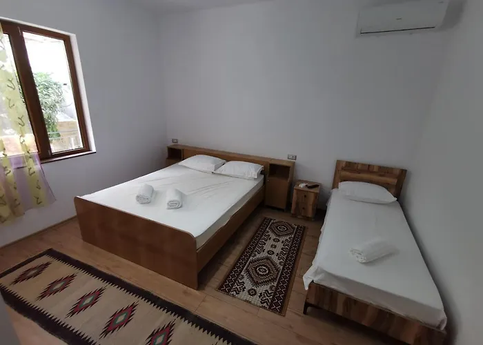 Bujtina Valgent فندق مبيت وإفطار بيرات